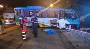 Vuelco de ómnibus deja una fallecida y varios heridos en Capiatá