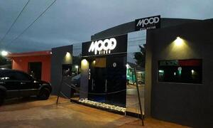 Hieren a un hombre frente a una discoteca en Coronel Oviedo – Prensa 5