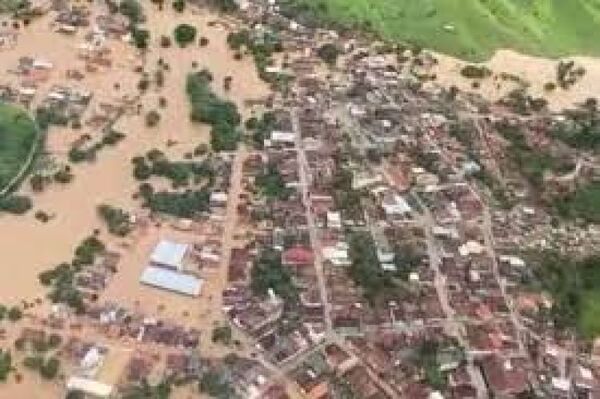 Al menos siete muertos y miles de personas sin hogar tras las inundaciones en Brasil