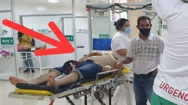 Hizo clavado en arroyo con poca agua y no mueve las piernas