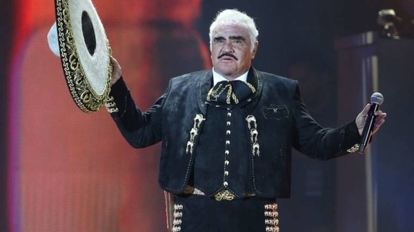 Diario HOY | Con rancheras, miles de mexicanos dan último adiós a Vicente Fernández