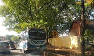 Detienen a chofer de transporte publico tras golpear a su esposa e hijastro - OviedoPress