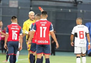 ¿Cerro evalúa no comprar a Jean Fernandes tras el clásico?