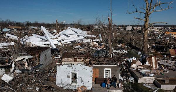 La Nación / Sigue la búsqueda de sobrevivientes en EEUU tras devastadores tornados