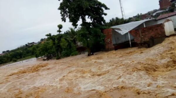 El número de muertos por las lluvias en Bahía-Brasil asciende a 10