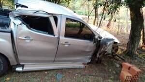VEHÍCULO DE LA MUNICIPALIDAD DE CORONEL OVIEDO INVOLUCRADO EN ACCIDENTE EN CAACUPÉ - El Observador