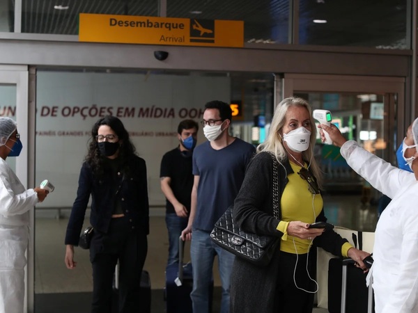 Brasil comenzará a exigir certificado de vacunación a los viajeros internacionales