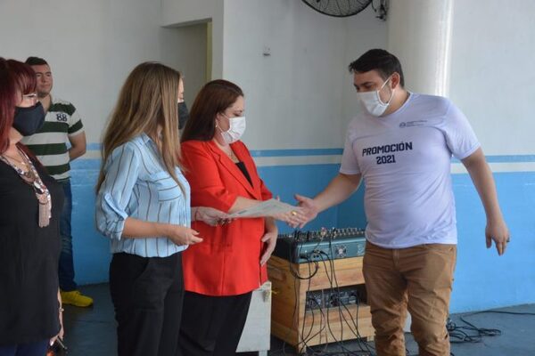 En Tacumbú, 63 presos culminaron el colegio y varios piensan cursar carrera terciaria - ADN Digital