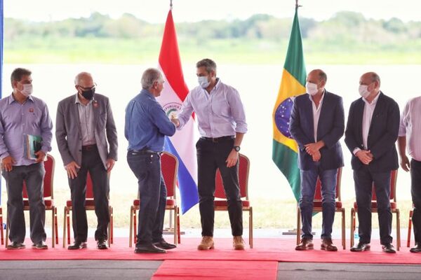 Firman contrato para construir puente que unirá a Carmelo Peralta con Puerto Murtinho