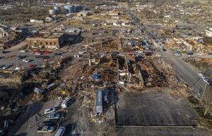 EE.UU: Tras ola de tornados, declaran estado de emergencia en Ilinois y Tennesse