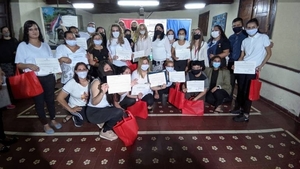 Diario HOY | Mujeres privadas de libertad culminaron sus estudios secundarios