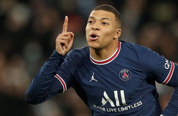 PSG retomó la negociación para conservar a Mbappé