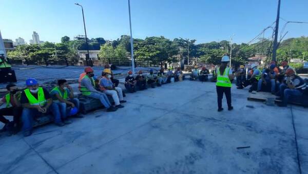 En tres años colaboradores de las obras de las Oficinas de Gobierno recibieron 36 capacitaciones laborales