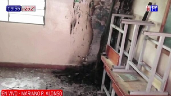 Vándalos queman aula de una escuela en Mariano Roque Alonso | Noticias Paraguay