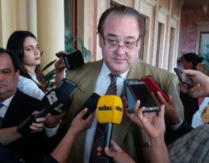 Gobernador González Vaesken toma distancia de precandidatos colorados - El Trueno
