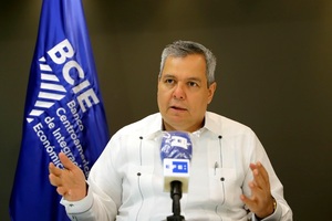 El BCIE aumenta a 5 millones de dólares el crédito a una fundación de Honduras - MarketData