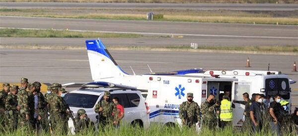 Dos policías y un agresor mueren en ataque con explosivos en aeropuerto colombiano