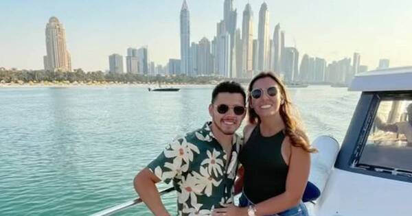 La Nación / Románticas y lujosas vacaciones de Óscar Romero y su novia Jani González