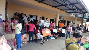 Pacientes oncológicos claman por medicamentos e insumos en CDE