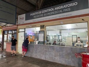 Buses de larga distancia reanudan viajes a Argentina por Puerto Falcón desde mañana - Nacionales - ABC Color