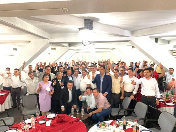 Hugo Velázquez demuestra su fuerza con masivo apoyo de intendentes recientemente electos - El Trueno