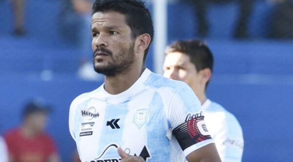 Guaireña se desprende de tres veteranos