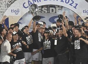 Aumentan los premios económicos para campeones del fútbol paraguayo - Fútbol - ABC Color