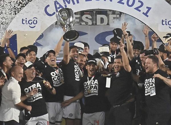 Aumentan los premios económicos para campeones del fútbol paraguayo - Fútbol - ABC Color