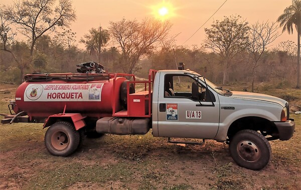 Bomberos piden ayuda a ciudadanía que pelea para sobrevivir, en vez de golpear puertas de políticos – La Mira Digital