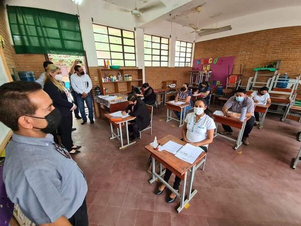 Más de 35.000 docentes rindieron y aspiran a acceder a un cargo - Nacionales - ABC Color