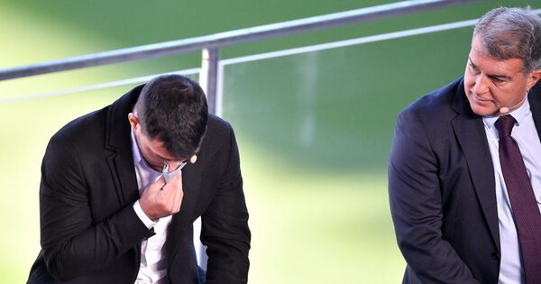 Entre lágrimas, 'Kun' Agüero anuncia su retiro por un problema cardíaco