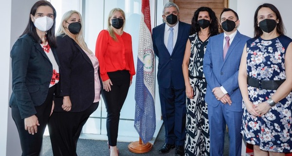 Paraguay se suma a la alianza que beneficiará con una plataforma virtual a 3,8 millones de mujeres