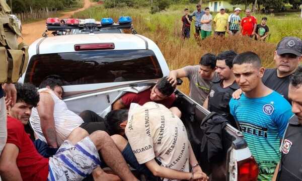 Cinco detenidos y un vehículo abandonado tras asalto a una distribuidora en parque Mercosur - OviedoPress