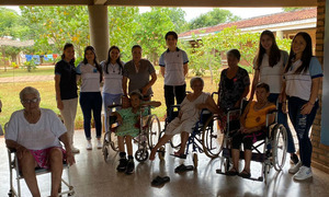 Estudiantes comparten con residentes de hogar de ancianos de Coronel Oviedo – Prensa 5