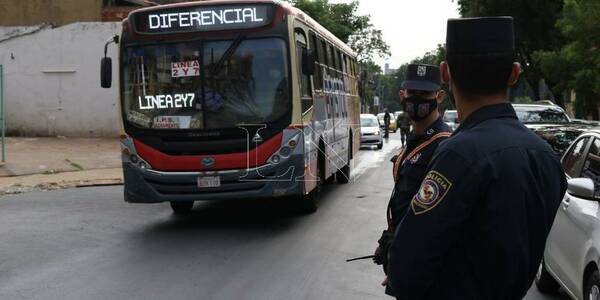 Policía realiza controles en unidades de transporte público y en paradas en el marco del Operativo Paradas Seguras
