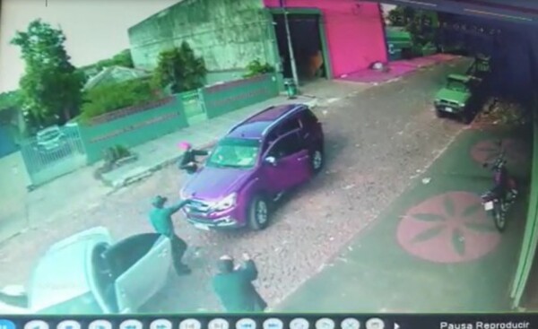 Roban dinero y cheques del dueño de casa de venta de materiales