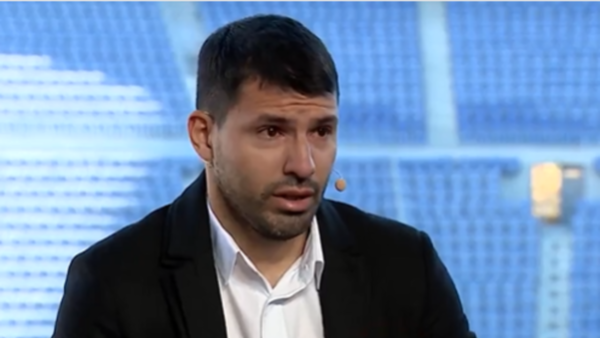 El Kun Agüero se despide del fútbol entre lágrimas