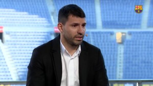 “He decidido dejar el fútbol, lo primero es mi salud”, dijo Agüero entre lágrimas
