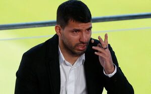 Kun Agüero se retira del fútbol y afirma entre lágrimas: “Me voy con la cabeza en alto”