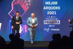 Destacados del año, con Premios de Primera  - Fútbol - ABC Color