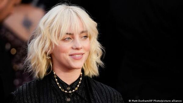 Billie Eilish dice que comenzó a ver porno a los 11 años y que esto destruyó su cerebro