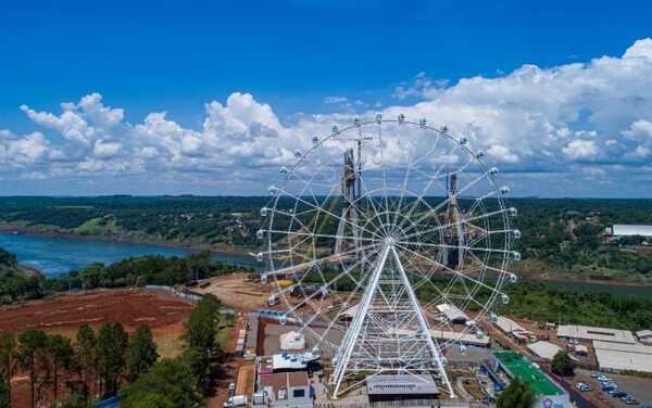 Rueda gigante es inaugurada en Foz de Yguazú - La Clave