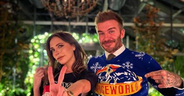 La Nación / David Beckham sorprendió en las redes con un suéter navideño de las Spice Girls