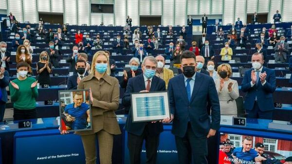 Alexéi Navalni recibe el premio Sájarov a la libertad de conciencia