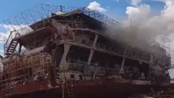 Bomberos voluntarios reportan incendio del Crucero Paraguay