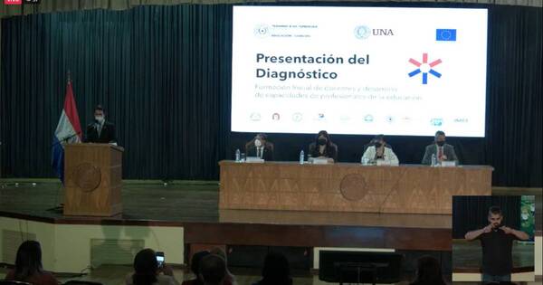 La Nación / Presentaron proyecto que busca mejorar la formación de docentes en todo el país