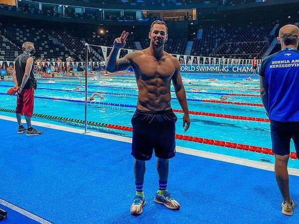 Renato Prono ya está en Abu Dabi, sin Alba y sin Pimento, para el mundial de natación - Gente - ABC Color