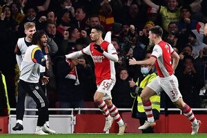 Arsenal derrota al West Ham y se coloca en puestos de Champions League