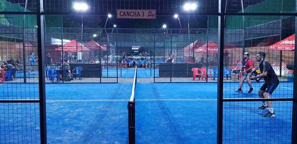 Cristal Pádel cierra el año con un torneo emocionante