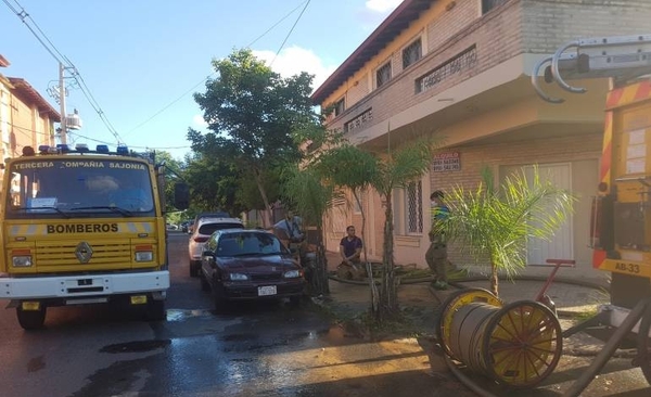 Diario HOY | Bomberos denuncian obstrucción de boca de hidrante